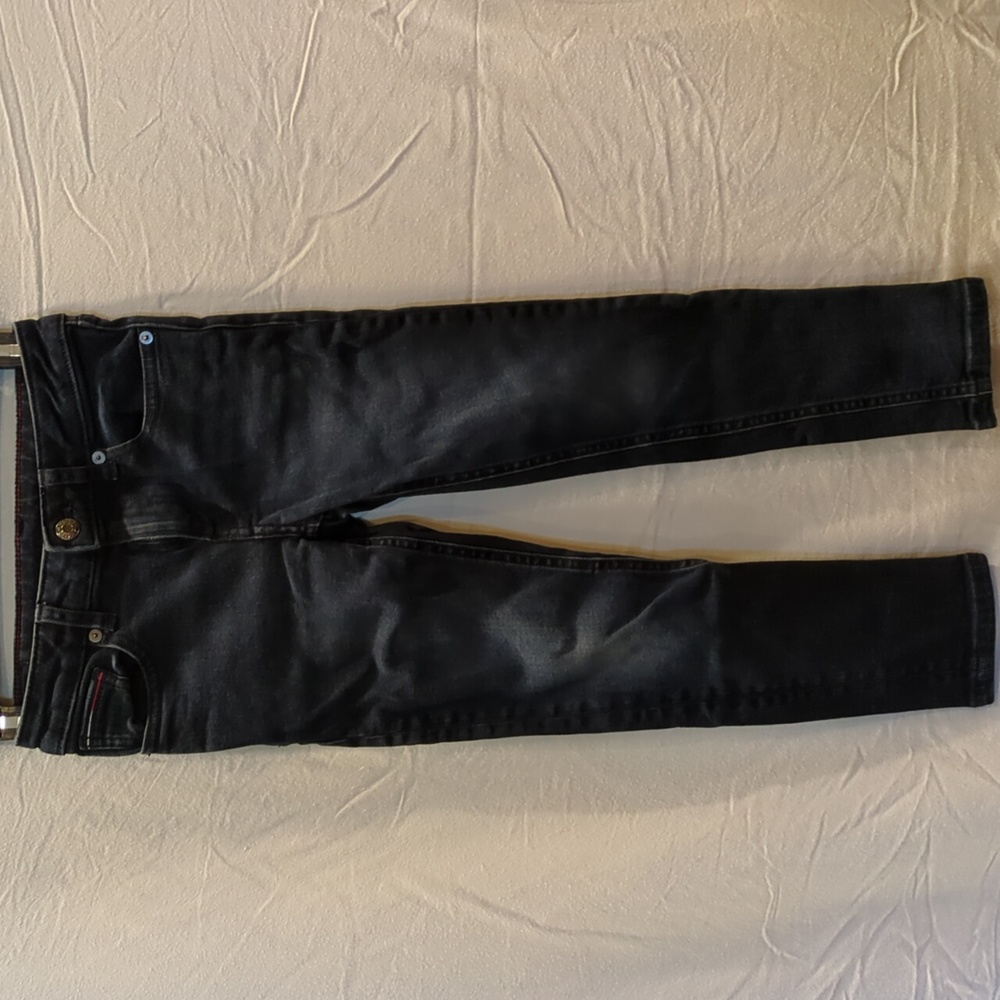 Tommy Hilfiger Dark Wash Skinny Jeans..size 7